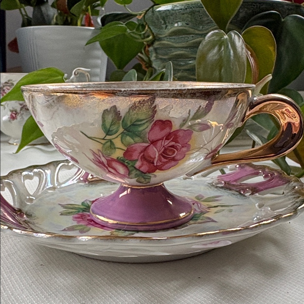 Floral Teacup and Saucer with hearts 💕 and Gold Accents Roses 🌹